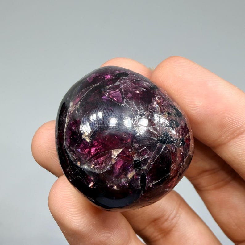 Rhodolite Garnet Palmstones